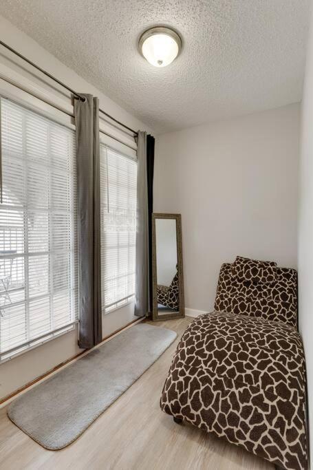 Lovely 2 Bdr Condo With Balcony 2M To Broadway Nashville Exterior photo