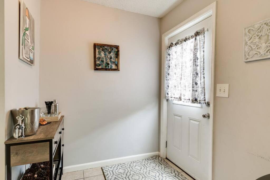 Lovely 2 Bdr Condo With Balcony 2M To Broadway Nashville Exterior photo